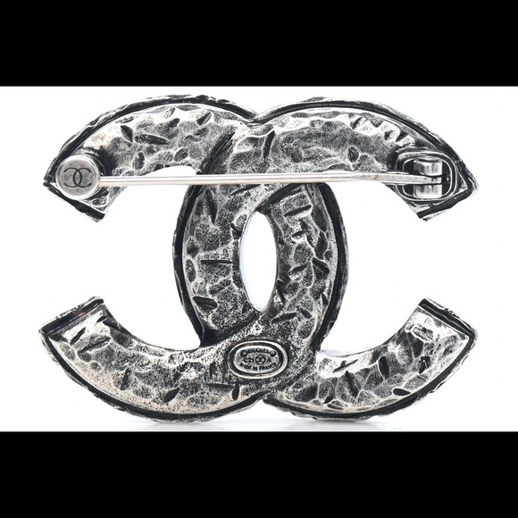 Chanel Ruthenium Crystal CC Brooch - Picture 4 of 4